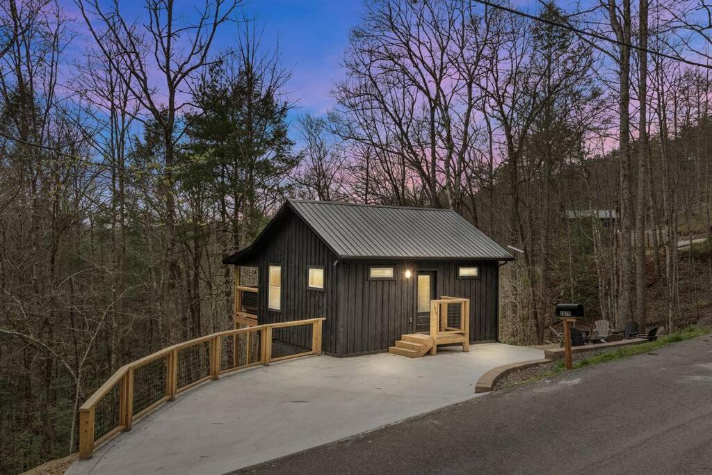 Honeymoon Couples Cabin Secluded, Hot Tub, Views Sevierville Exterior photo